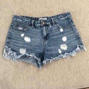 Free People distressed denim shorts, very cute!
